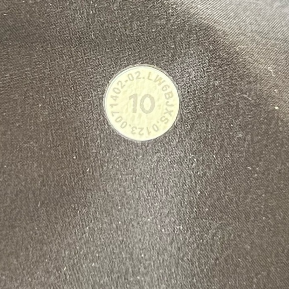 Lululemon Stretch High Rise Crop - Picture 7 of 7